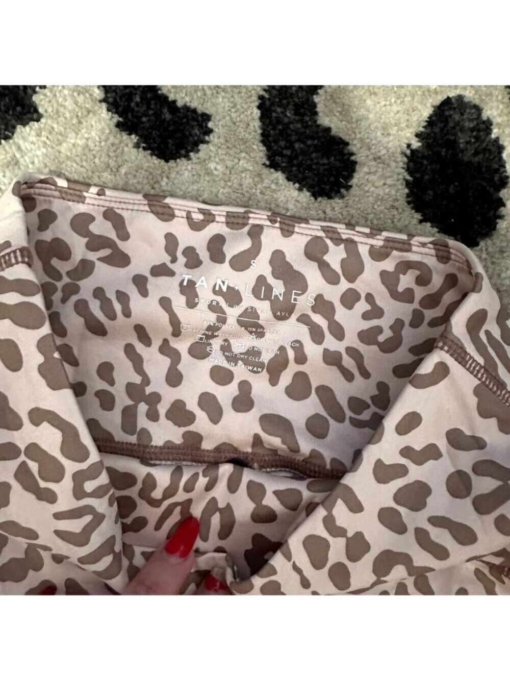 Tan Lines Sport by Sivan Ayla Leopard Leggings - Picture 3 of 4